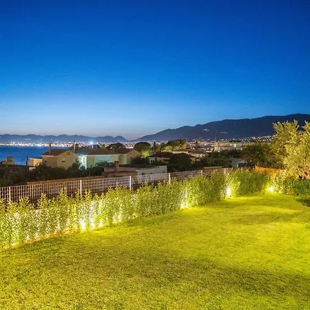 Thea Seaview Luxury Living *