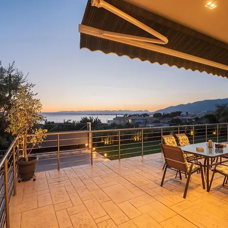 Thea Seaview Luxury Living Tatil Evi Kalamata