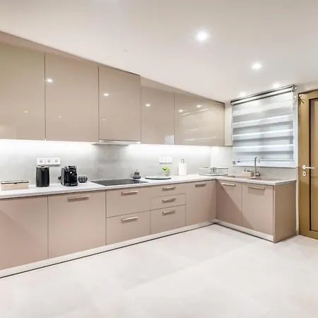 Thea Seaview Luxury Living *