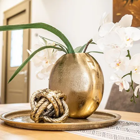 Thea Seaview Luxury Living *