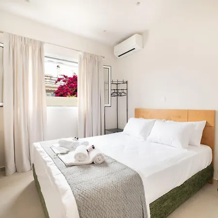 Thea Seaview Luxury Living *