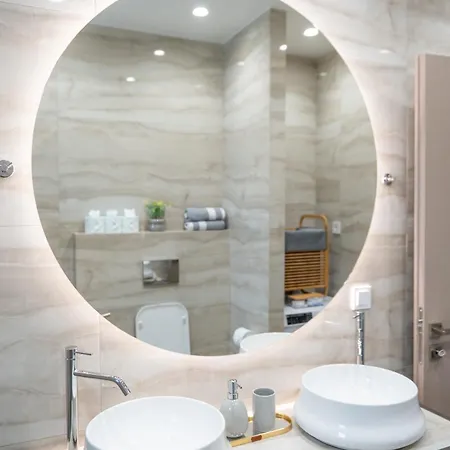 Thea Seaview Luxury Living *