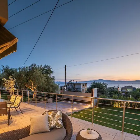 Thea Seaview Luxury Living *