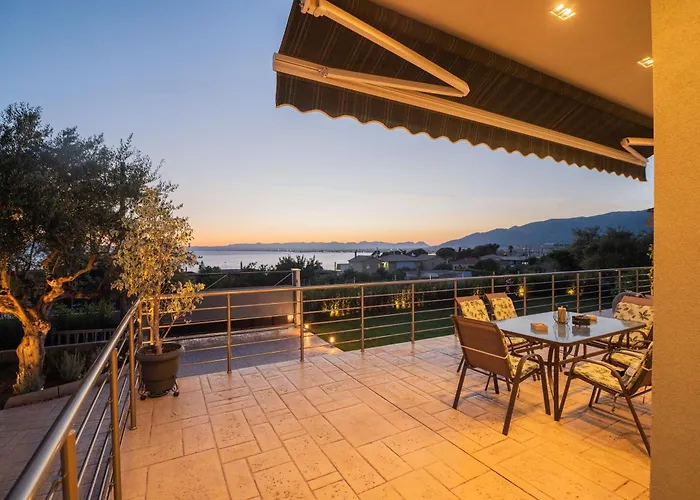 Thea Seaview Luxury Living Dom wakacyjny Kalamata
