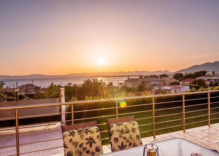 Nyaraló Thea Seaview Luxury Living *
