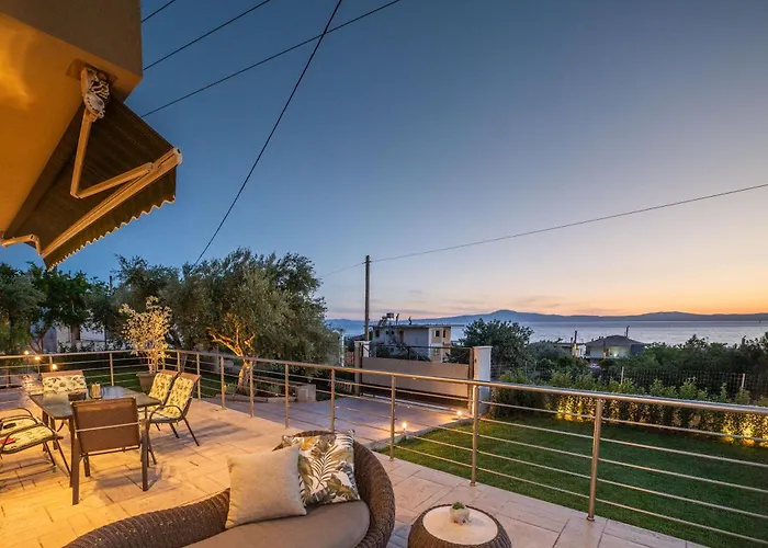 Thea Seaview Luxury Living *